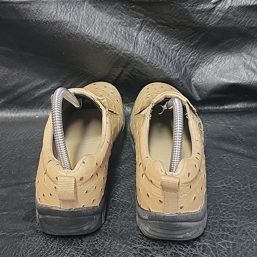 Ropers faux Ostrich slip on Women's size 9. Rugged Rubber out sole - Picture 6 of 9